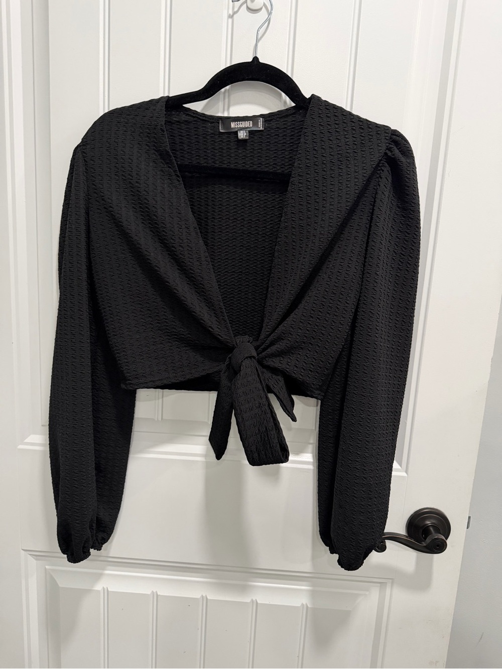 Missguided Black Textured Long-Sleeve Tie-Front Crop Top